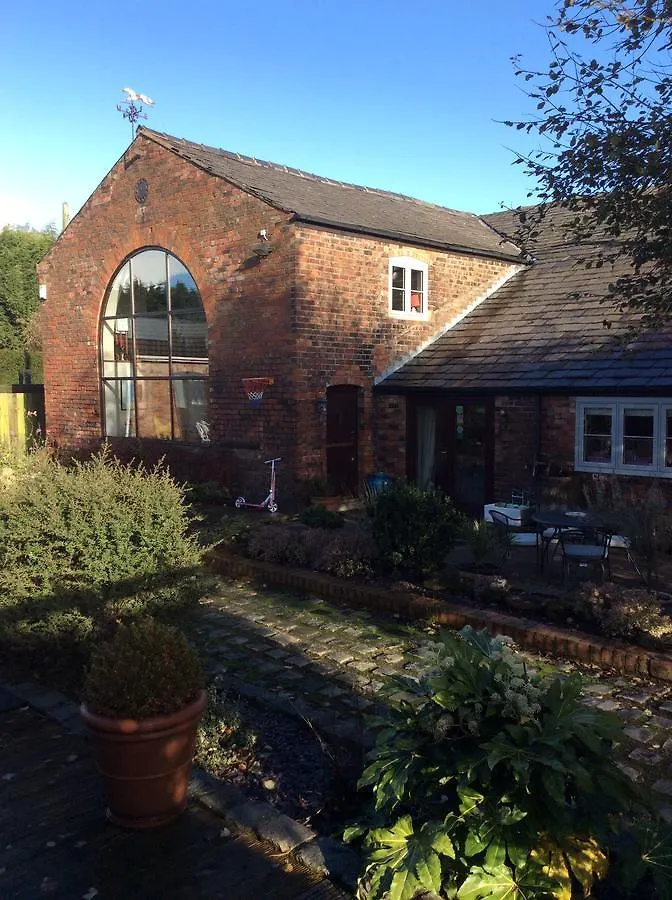 The Barn Bed And Breakfast Hale  3*, Hale (Merseyside)